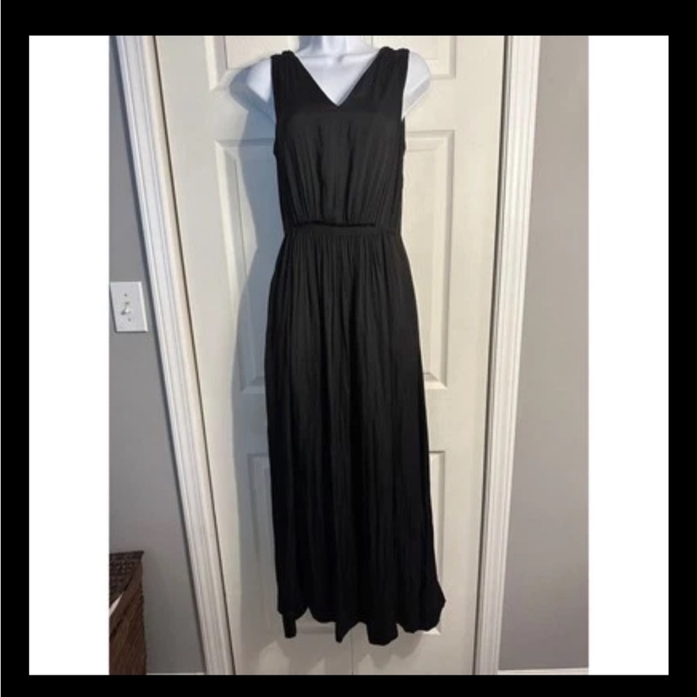 Banana Republic black satin pleated maxi dress with slit size 2 - Picture 11 of 11